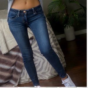 Low Rise Jeans 